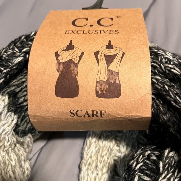 NWT CC Exclusives Scarf - Picture 2 of 5